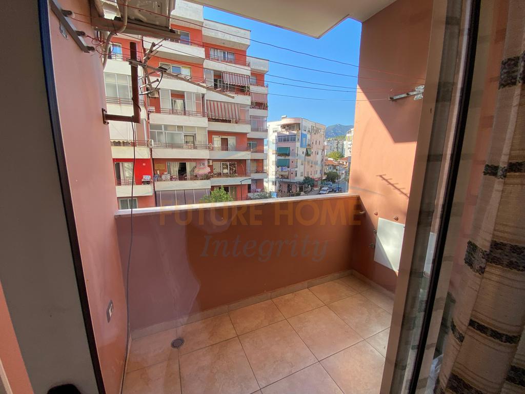 Affitto, Appartamento 3+1+2, Fresku, Tirana.