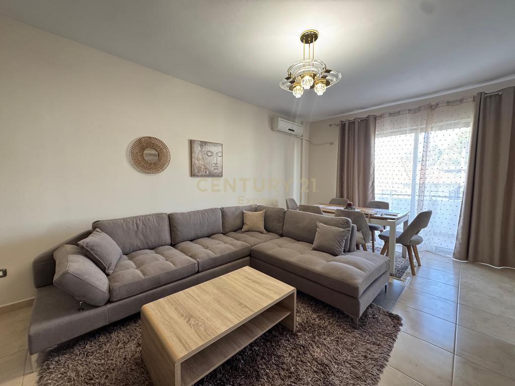 JEPET ME QERA APARTAMENT 2+1 NE SAUK , PALLATI I BRIGADAVE