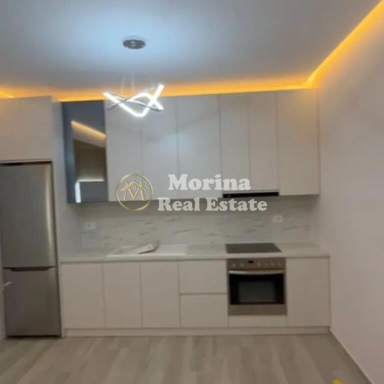 Qera, Apartament 1+1,Stacioni Trenit, 550 euro/muaj