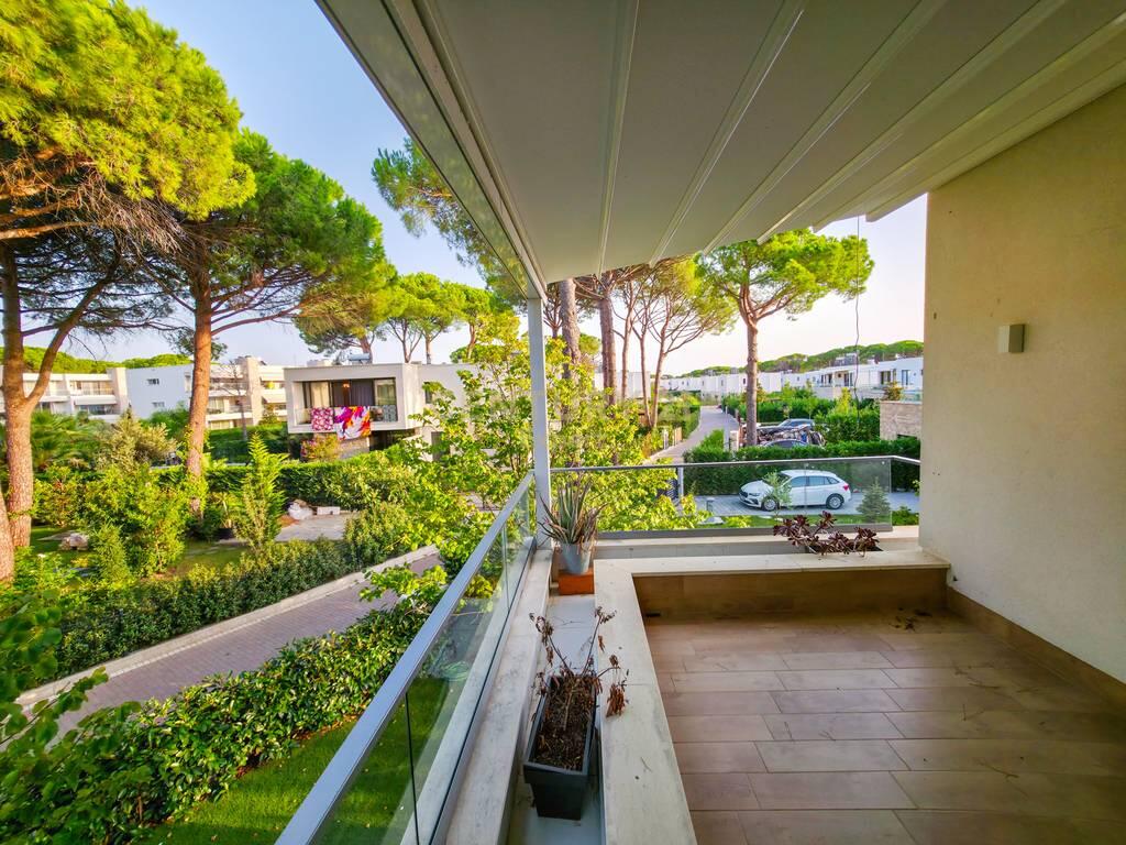 VILË MODERNE PËR SHITJE NË SAN PIETRO RESIDENCE, GJIRI I LALËZIT !!!