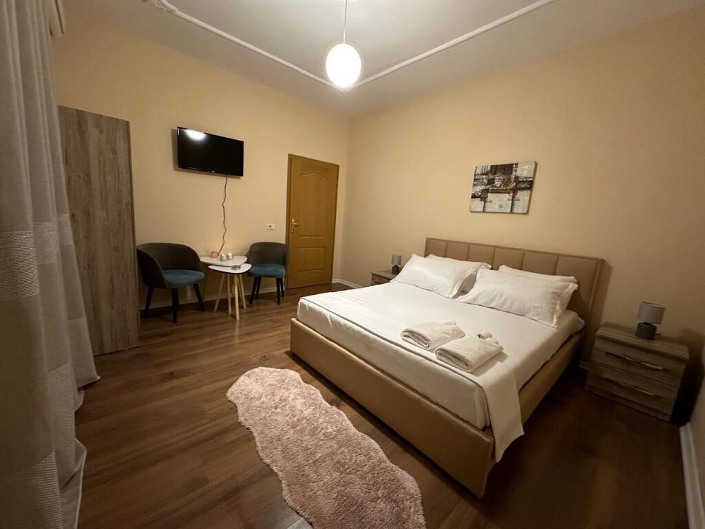 APARTAMENT ME QERA 3+1 FUSHA E AVIACIONIT 750 EURO