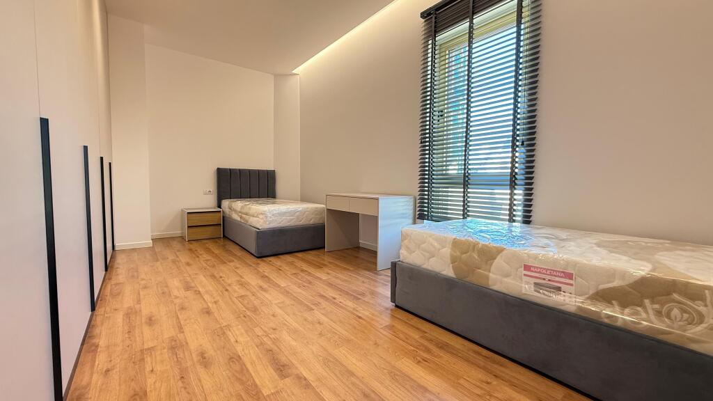 Apartament 3+1+2+post  parkimi per qera tek Air Albania!