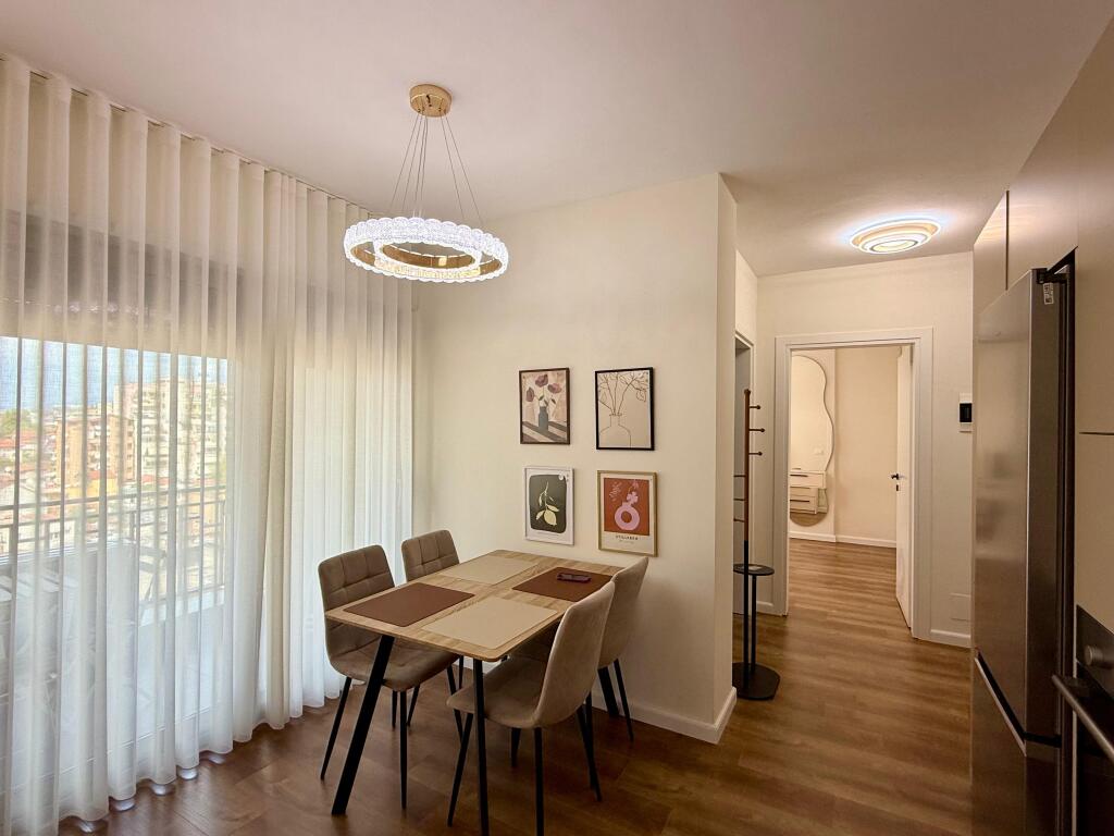 Apartament - Për Qira 1+1 TE SHKOLLA KUQE