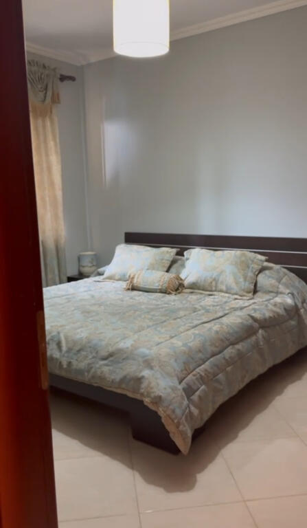 Jepet apartament 1+1 me qera tek liqeni thate me super pamje bga liqeni thate