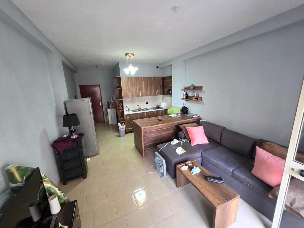 GARSONJERE PER SHITJE PRANE HOTEL Adriatik, Plazh,  DURRËS