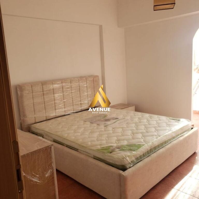 JEPET ME QERA 2+1 , KOMUNA E PARISIT, TIRANE