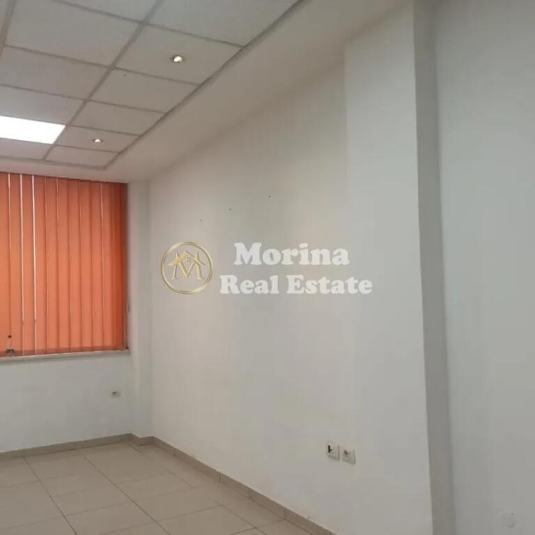 Qera, Ambient Biznesi, Rruga Dibres, 300 euro/muaj