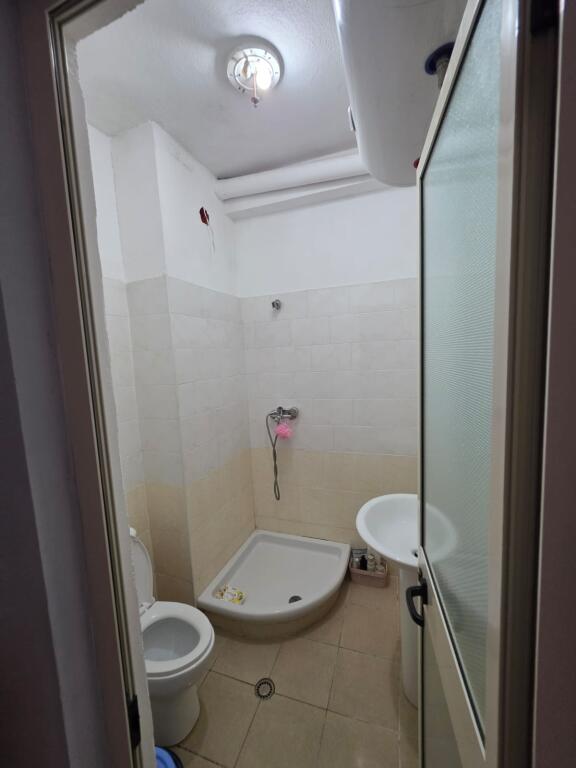 GARSONJERE PER SHITJE PRANE HOTEL Adriatik, Plazh,  DURRËS
