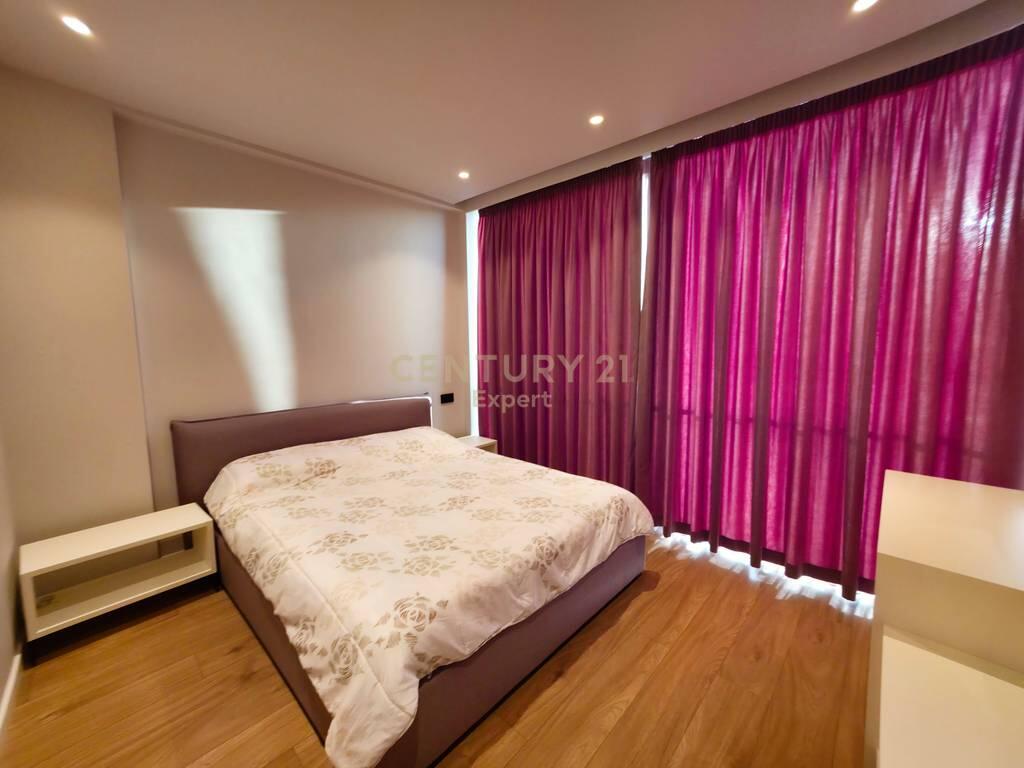 VILË MODERNE PËR SHITJE NË SAN PIETRO RESIDENCE, GJIRI I LALËZIT !!!