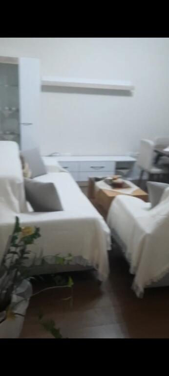 Jepet Apartament me qera