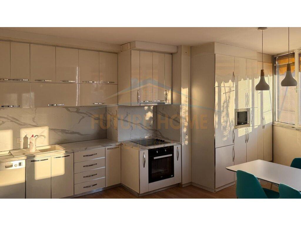 Qera, Apartament 2+1, Komuna e Parisit
