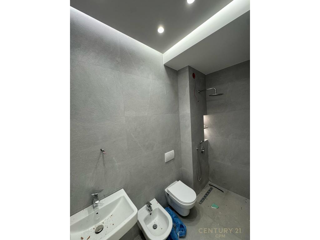 TEK REZIDENCA HENKE JAPIM ME QIRA APARTAMENT 2+1+2