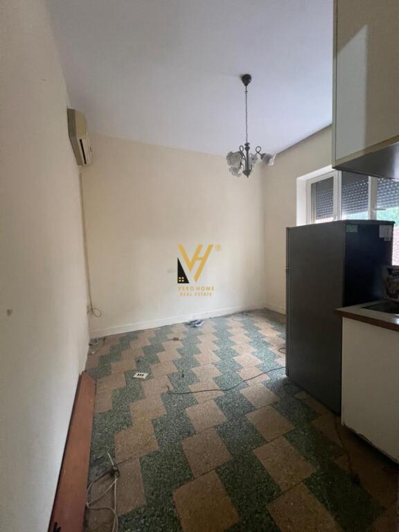 JEPET ZYRE 70 M2 ME QIRA TE MINE PEZA 1.000 EURO