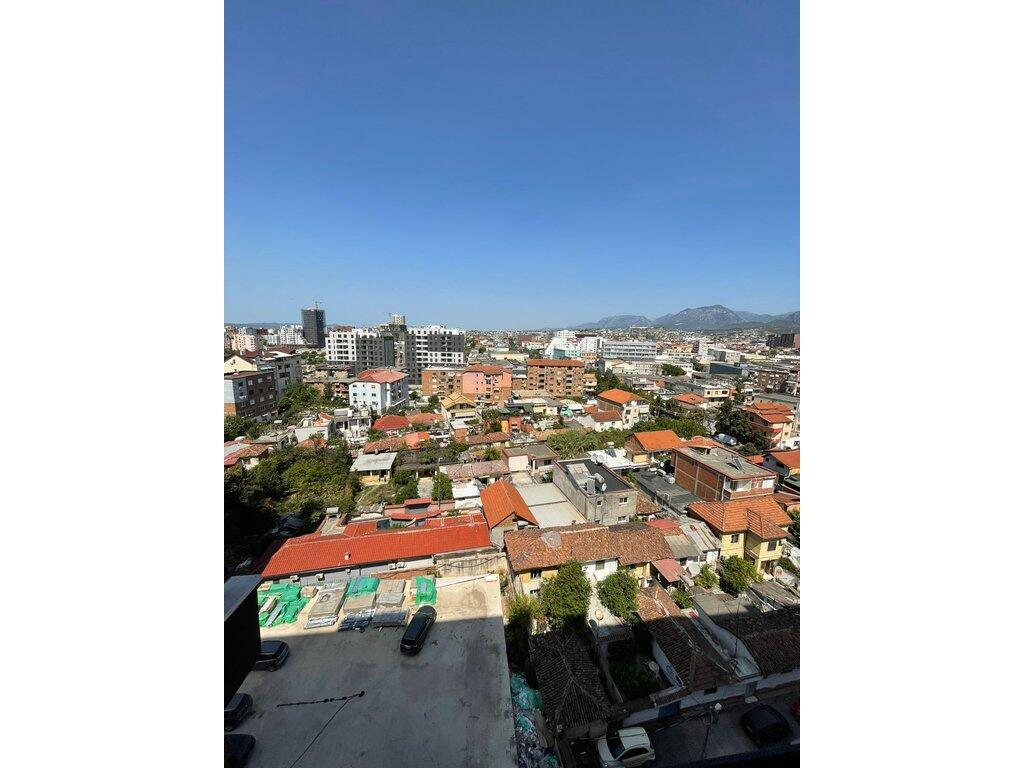 Shitet apartament 2+1+2 Oberon Rezidence Stacioni i trenit