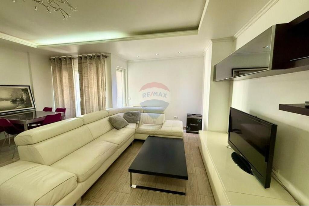 Apartament - Për Qira - Kompleksi Kontakt
