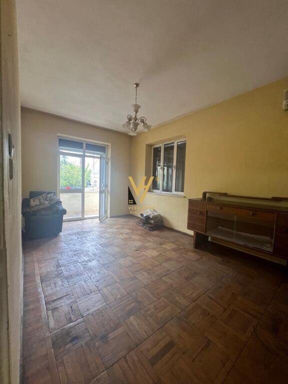 JEPET ZYRE 70 M2 ME QIRA TE MINE PEZA 1.000 EURO