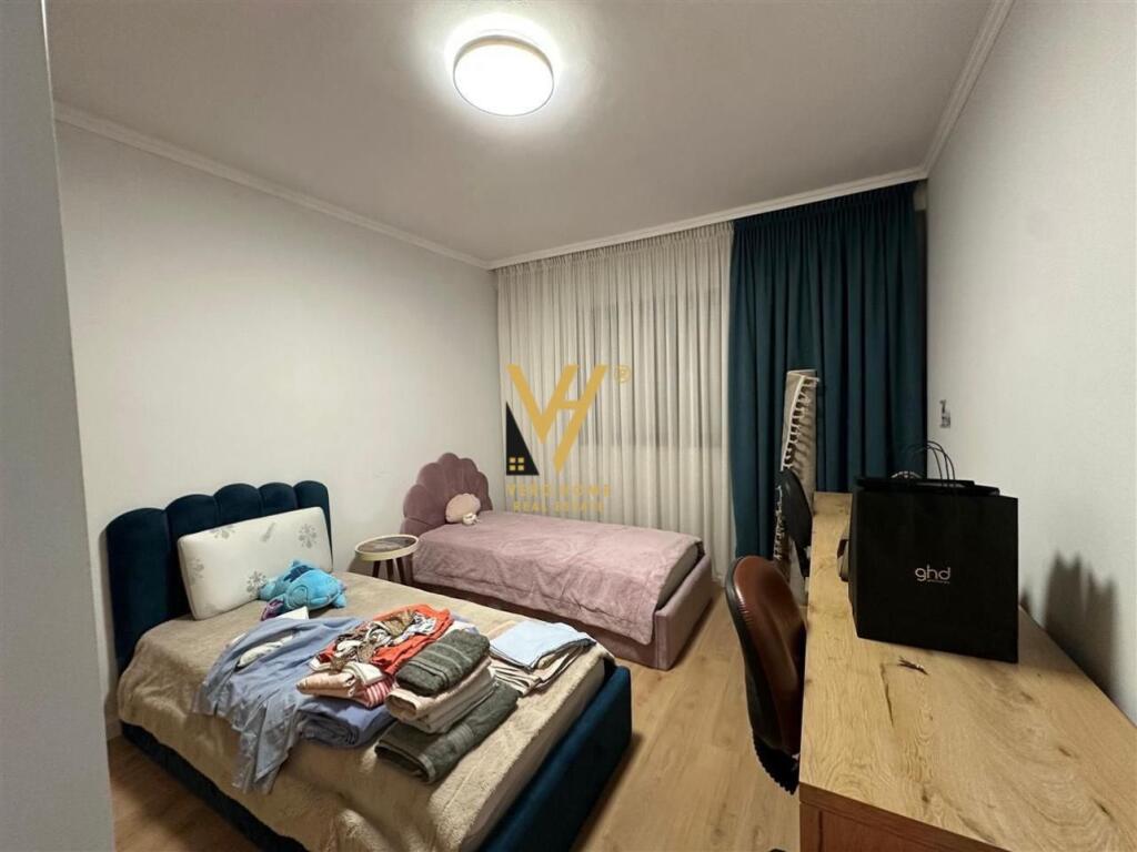JEPET APARTAMENT 2+1+2+BLK ME QERA TE BLLOKU I AMBASADAVE 1.450 EURO