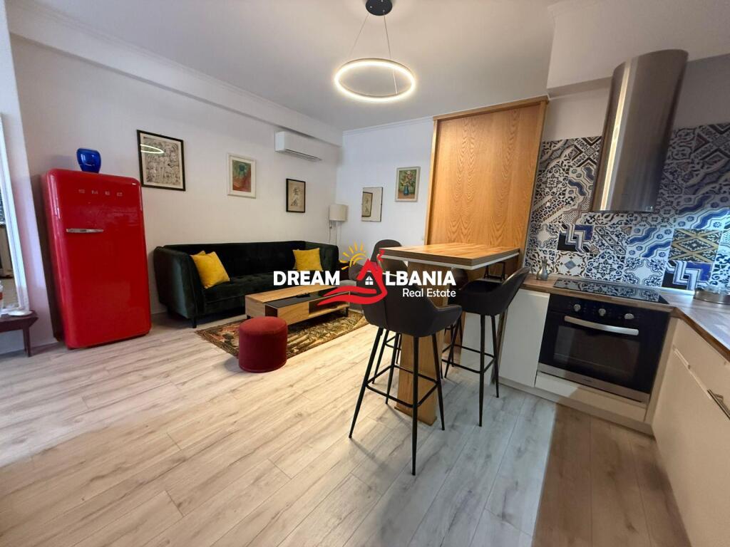 Super Apartament 1+1 me qera ne zonen e Bllokut prane Spar (ID 4211770).
