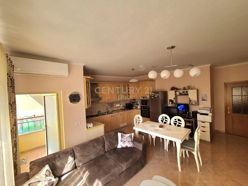 SHITET APARTAMENT 2+1+1+2 BALLKONE PRANE ZOGUT TE ZI - 138,000 €