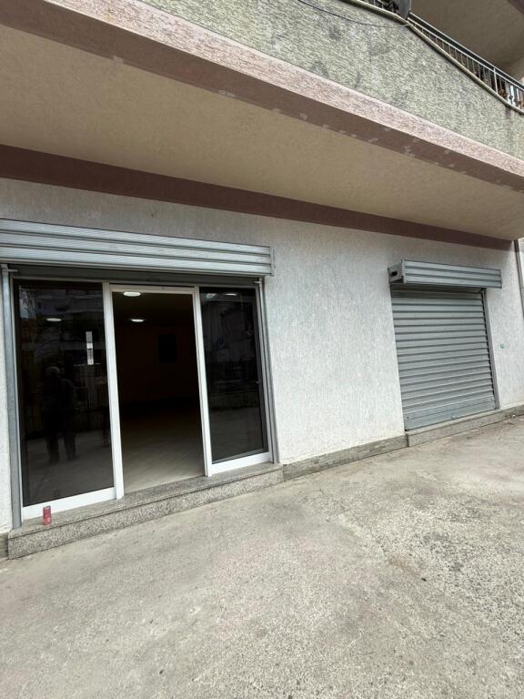 LOCALE IN AFFITTO VICINO ALLA SCUOLA AT ZEF PELLUMBI, SELITE