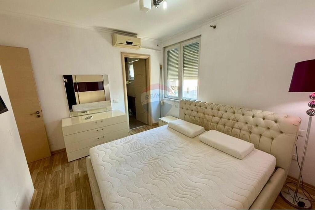 Apartament - Për Qira - Kompleksi Kontakt