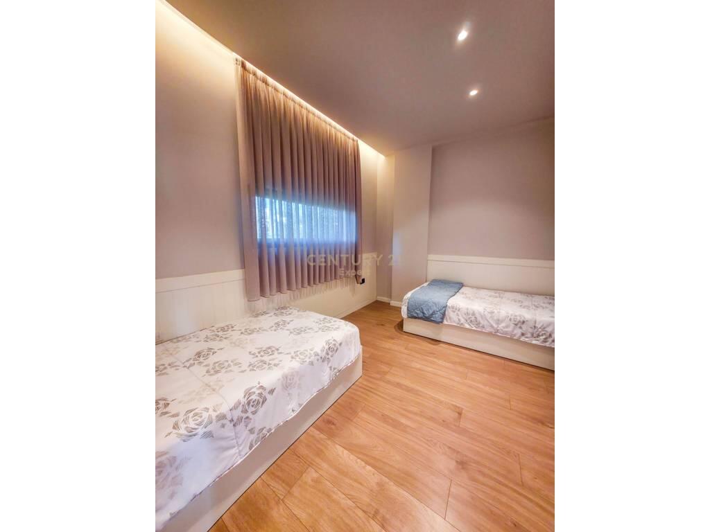 VILË MODERNE PËR SHITJE NË SAN PIETRO RESIDENCE, GJIRI I LALËZIT !!!