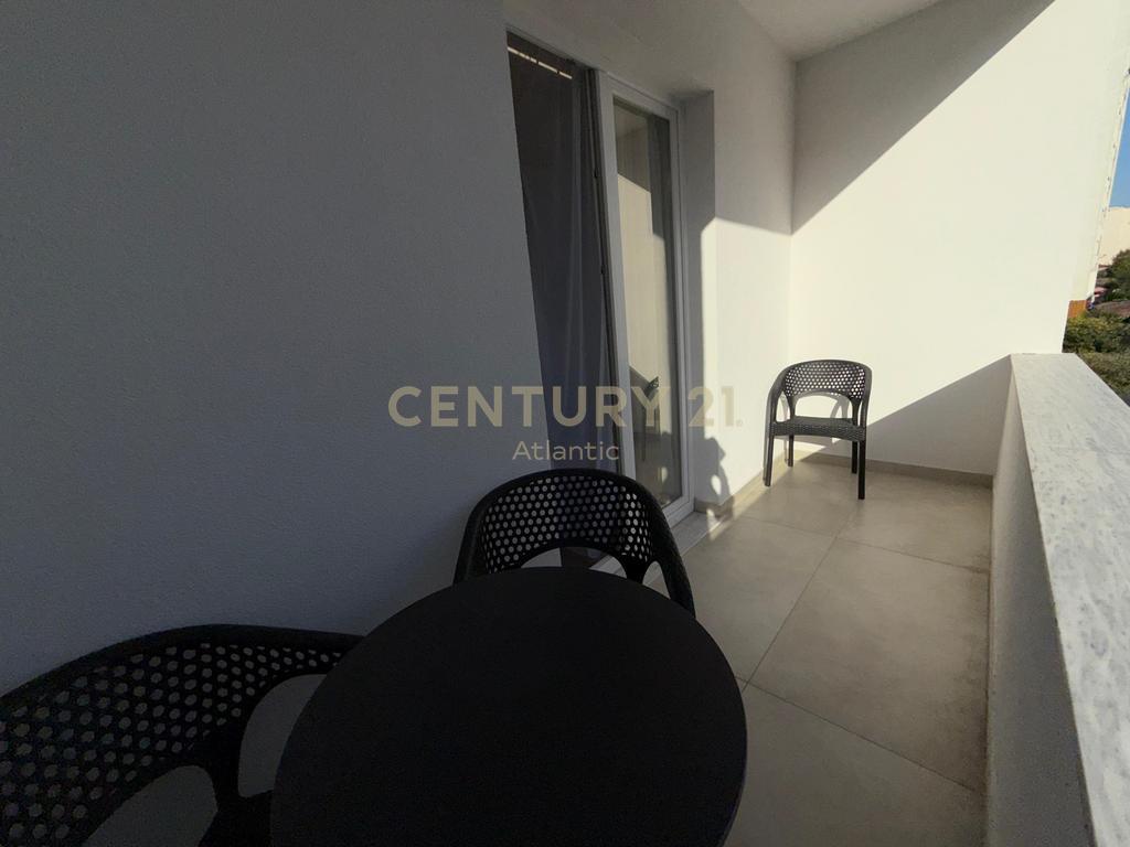 Apartament 2+1 Me Qira në Plazh, Stacioni i pare -Durrës!