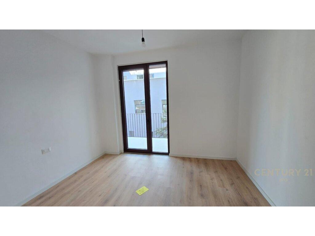 For rent 2+1+2 at Altana, Dinamo complex for office! - 2,000 € /month