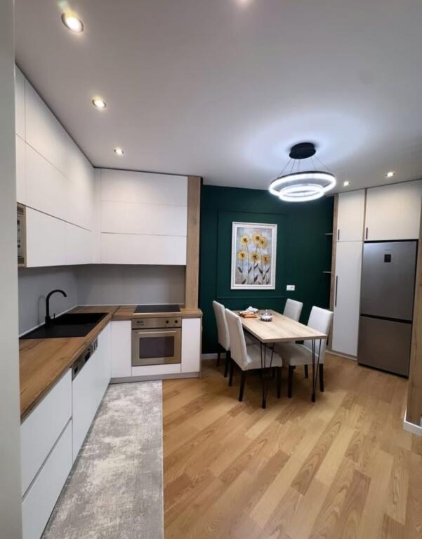 Apartament 2+1 per shitje me vendodhje tek Kopshti Zoologjik.