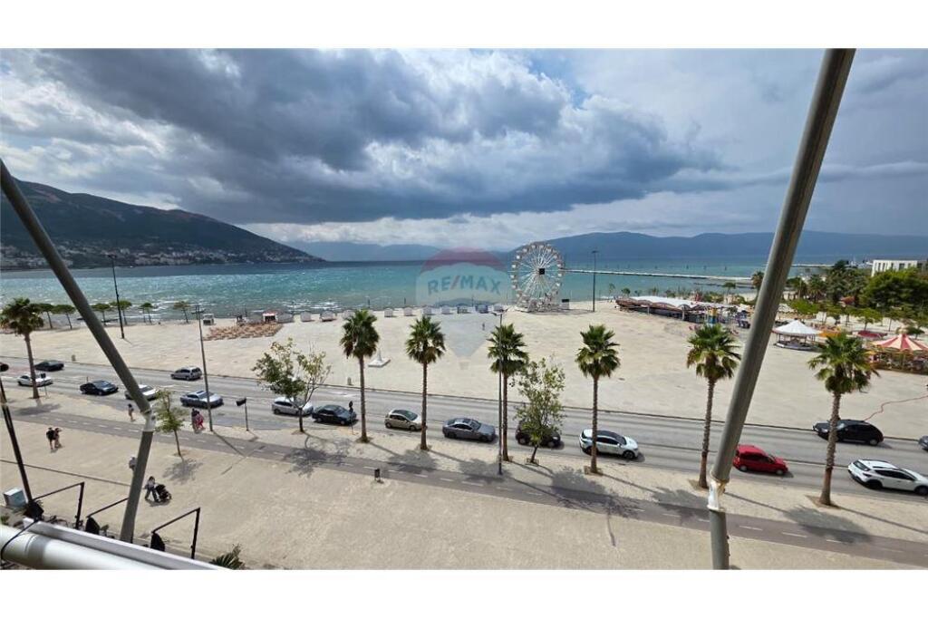 Apartament - Për Shitje - Rruga Reshat Osmani, Vlorë