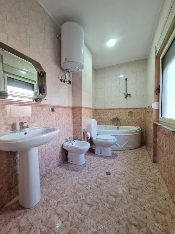 Apartament Ne Shitje 2+1 Tek Stacioni i Trenit (ID B120723) Tirane​