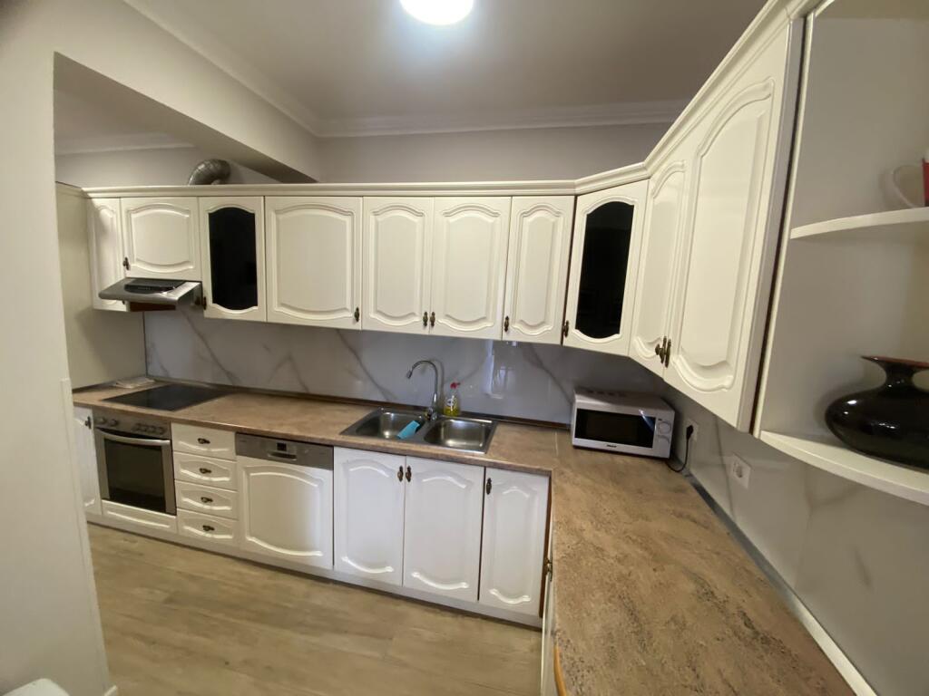 APARTAMENT 3+1 PER QERA NE QENDER