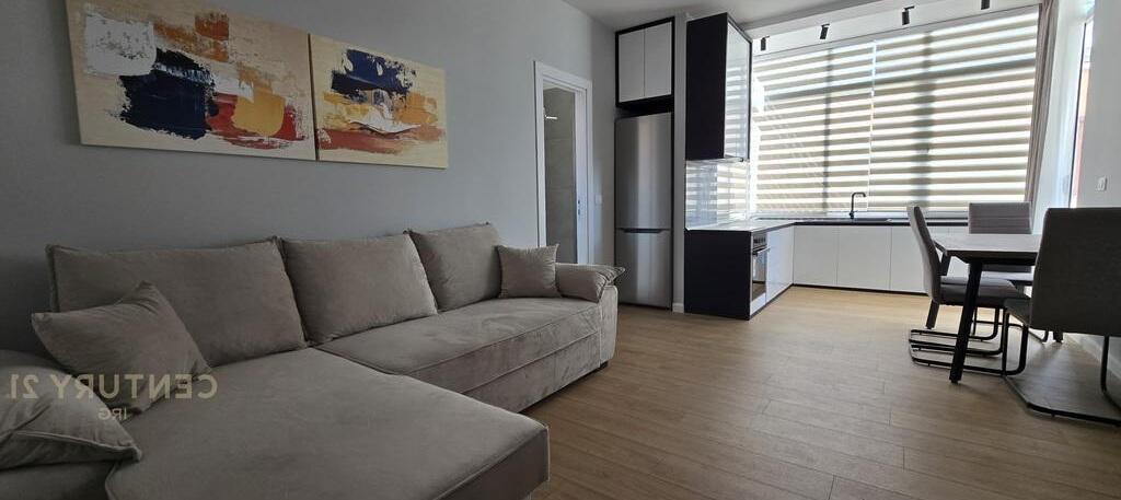 Shitet Apartament 1+1 pranë Zojës së Këshillit të Mirë