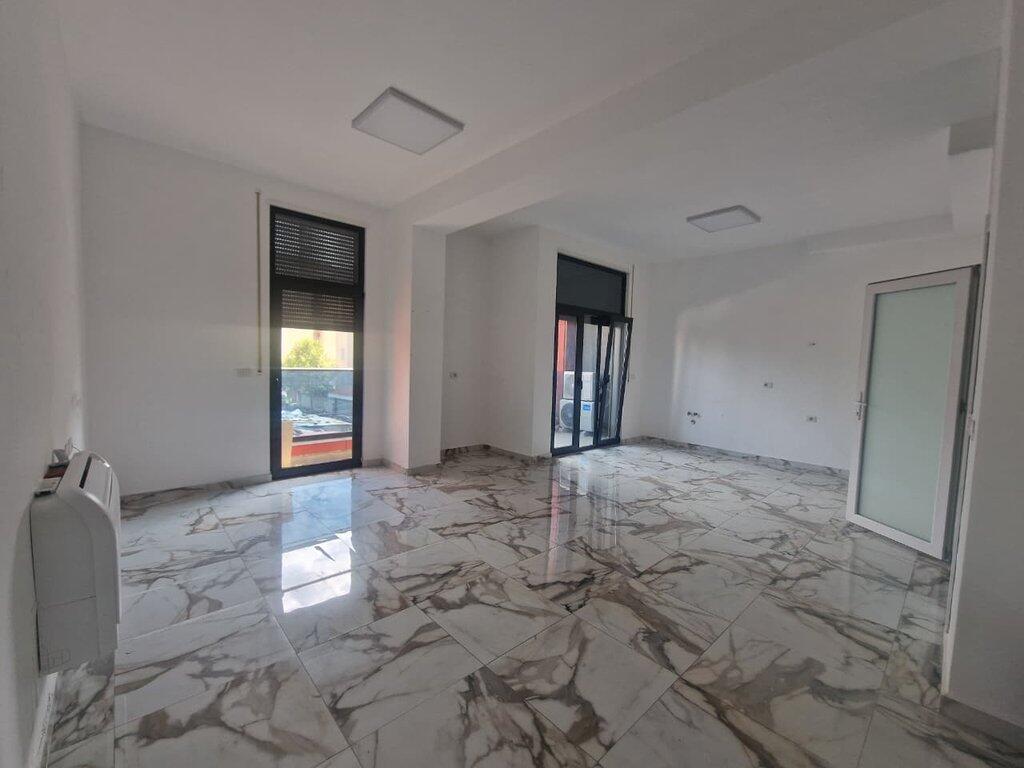 Ali Demi, Ambient Premium 251 m² – Ideal për Klinika, Zyrë Ekzekutive, Institucione Financiare!