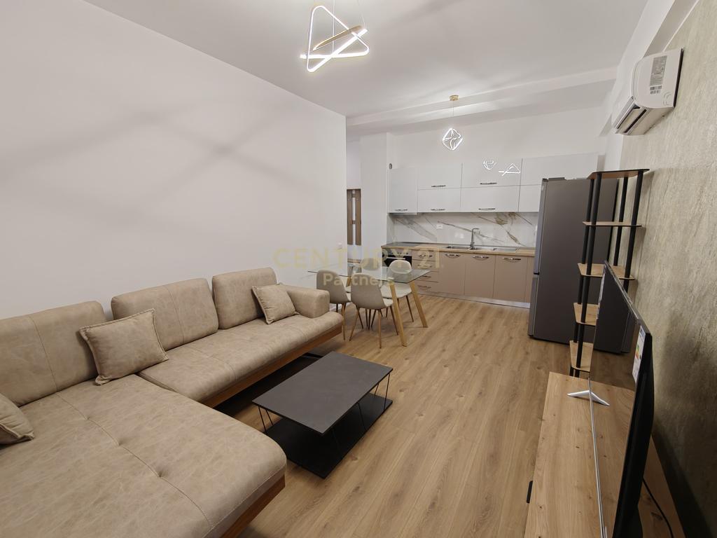 JAPIM ME QIRA APARTAMENT 1+1 + POST PARKIMI TEK REZIDENCA OXA