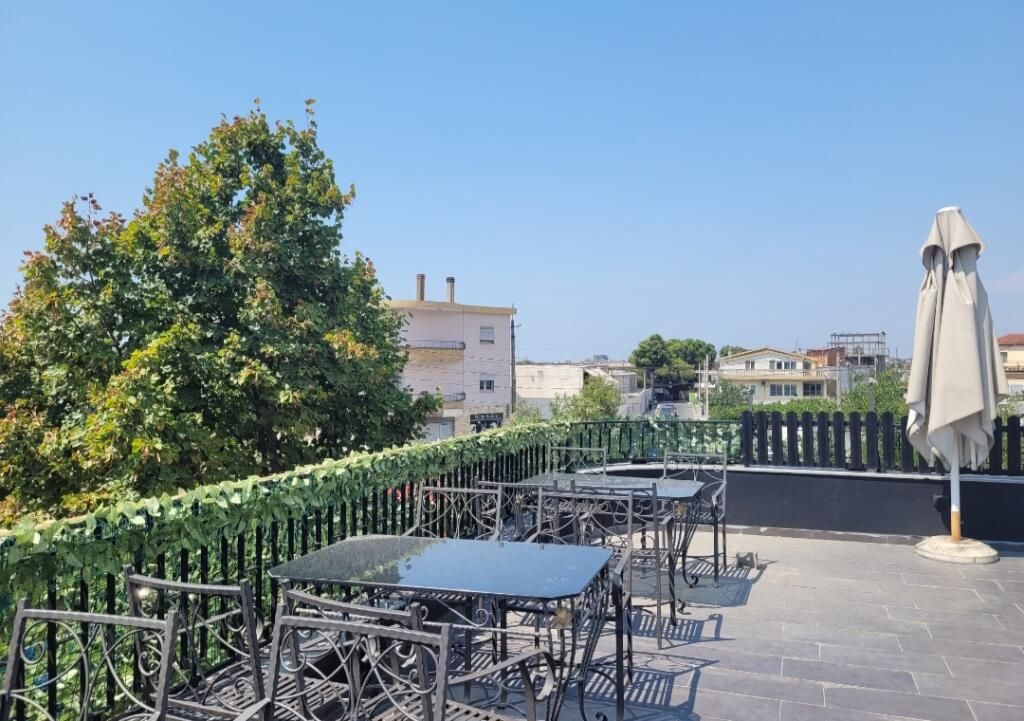 Super locale in affitto a Lapraka