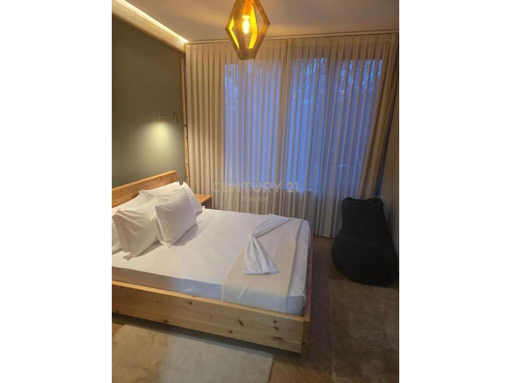 1.300 € /mese-Hotel in affitto a Voskopojë, Korçë