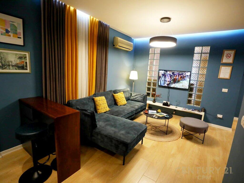 Apartament 2+1 me qira tek Shallvaret