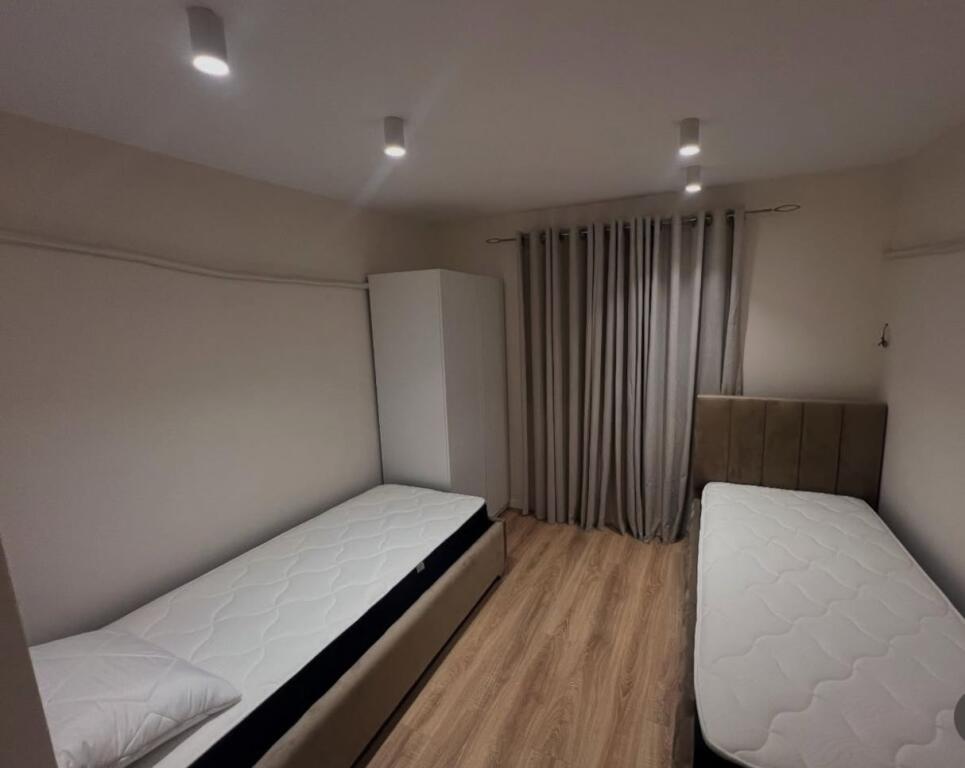 qira apartament 2+1 prane Sheshit Skenderbej