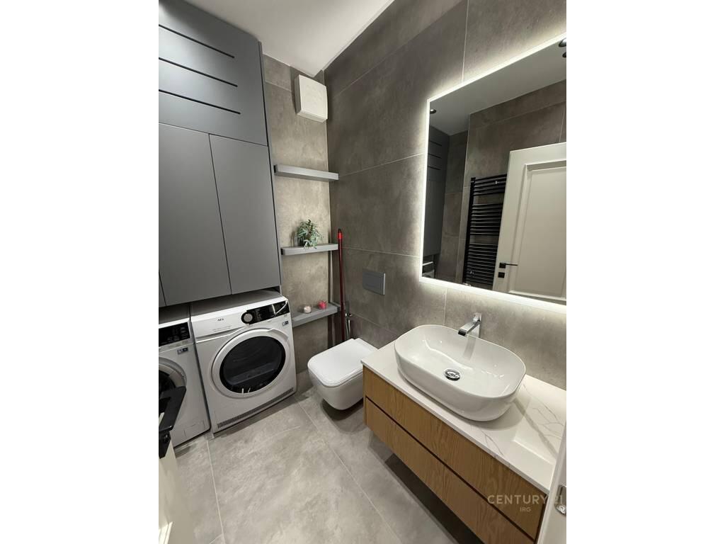 For Rent Apartment 2+1+2 with Parking Space – Kavajës Street, near the Embassy Block
