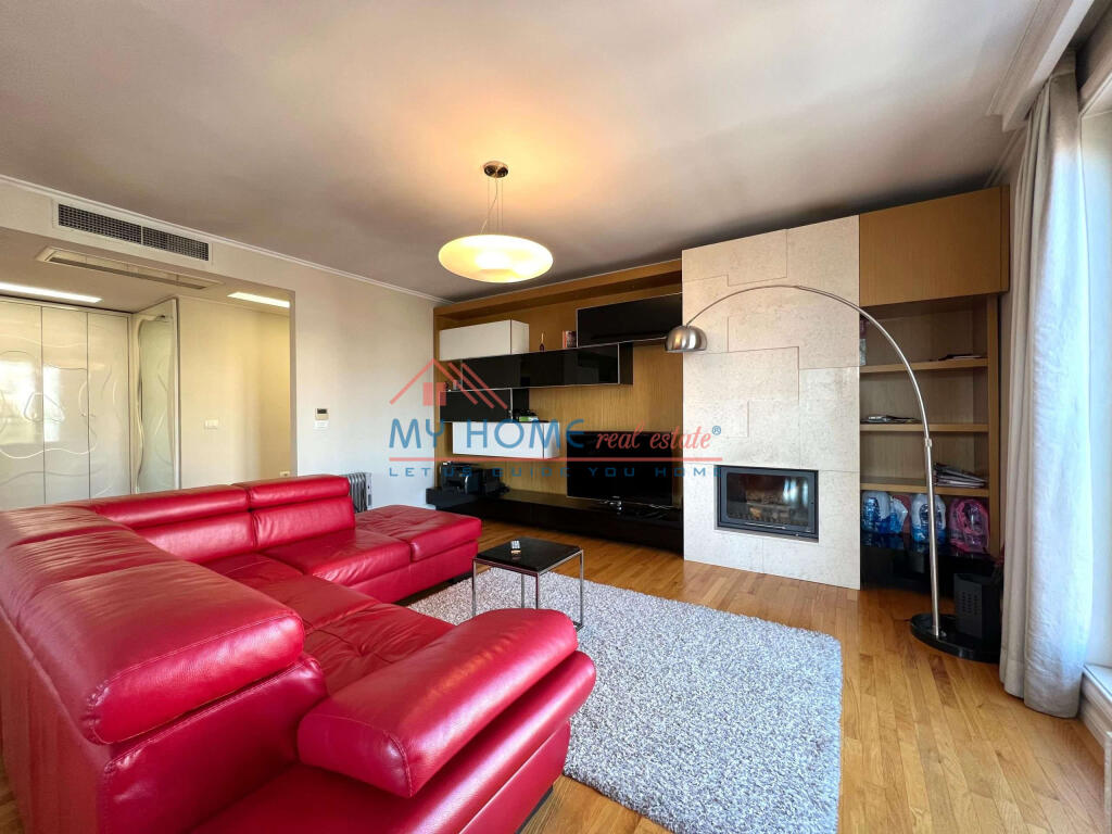 Apartament 2+1+2 me qira ne Bllok Tirane