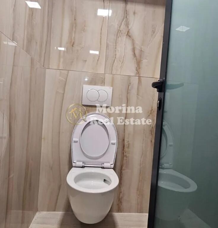 Affitto, Locale Commerciale, Via Sami Frashri, 370 euro/mese