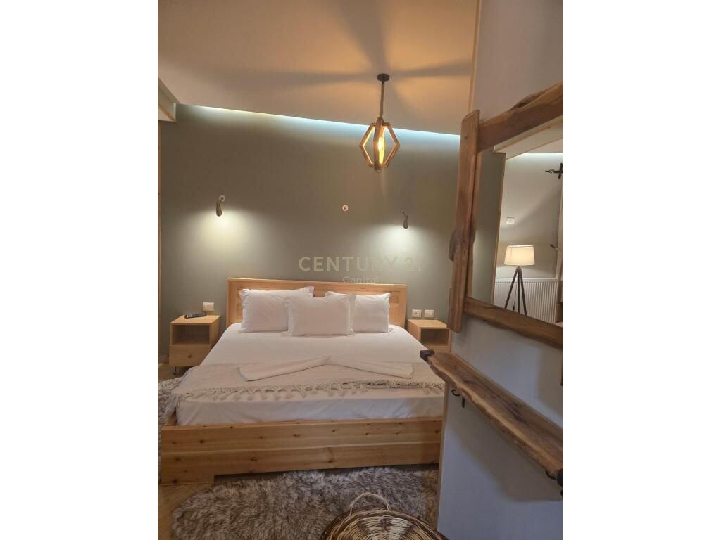 1.300 € /mese-Hotel in affitto a Voskopojë, Korçë