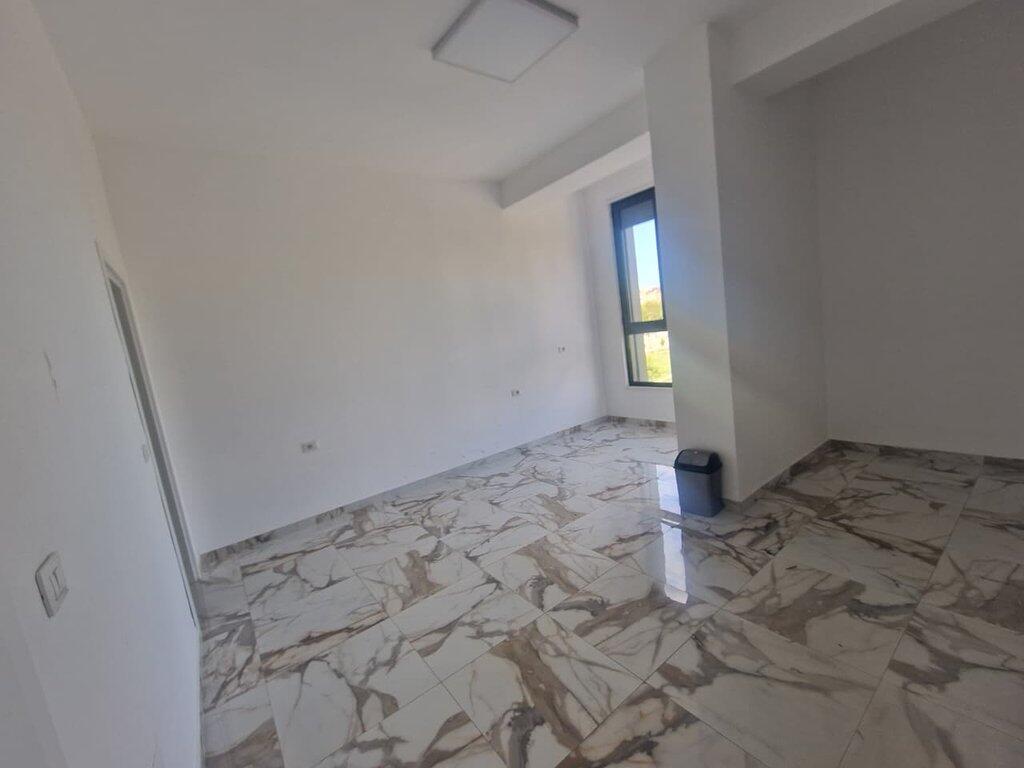 Ali Demi, Ambient Premium 251 m² – Ideal për Klinika, Zyrë Ekzekutive, Institucione Financiare!