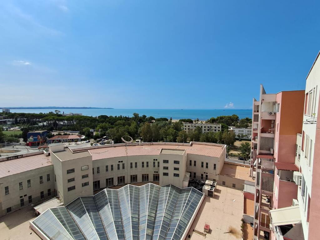 SHITET APARTAMENT 2+1+2 tualete+2 ballkone 📍 Kompleksi Rotondo – Plazh Plepa, Durrës