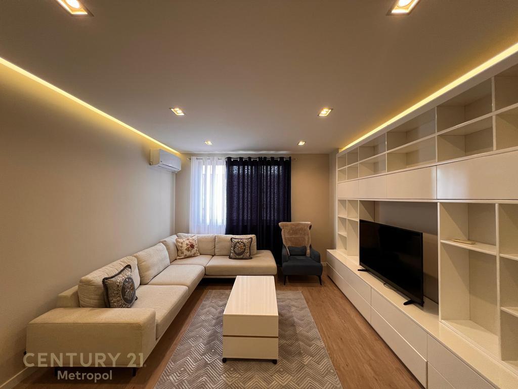 🏢 Jepet me Qira Apartament 3+1+2 – Kompleksi Prestige, Tiranë