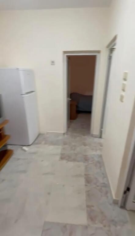Garsionere, Rruga e Dibres, prane Komisariatit nr. 4,  300 Euro/muaj