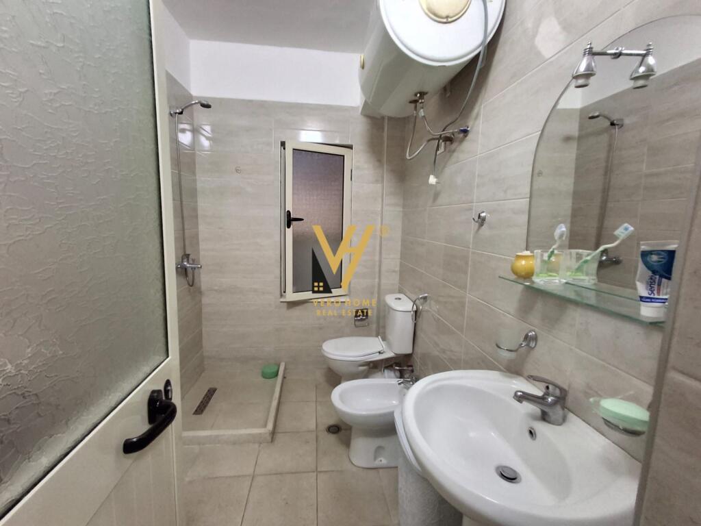 JEPET APARTAMENT 1+1 ME QERA NE LAPRAKE 400 EURO