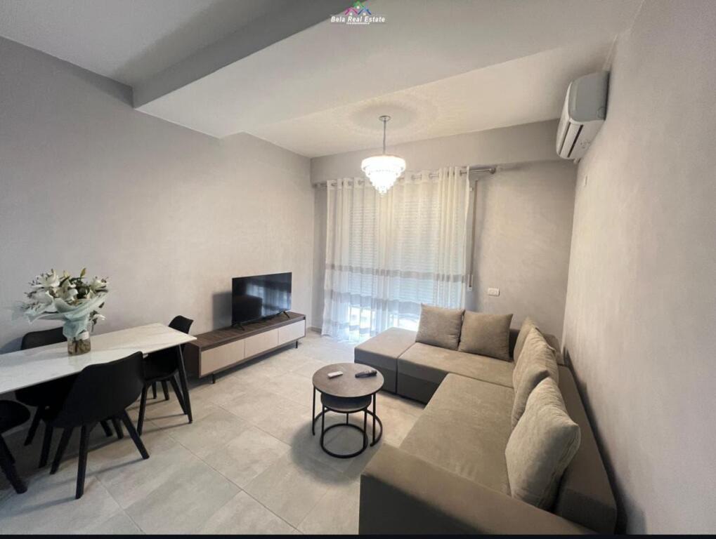 Affittiamo appartamento 2+1+2 con garage, Vicino a Brryli, Tirana‼️
