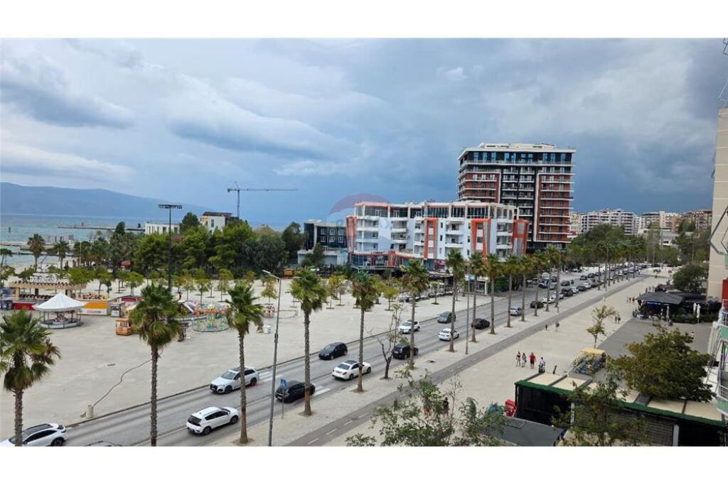 Apartament - Për Shitje - Rruga Reshat Osmani, Vlorë